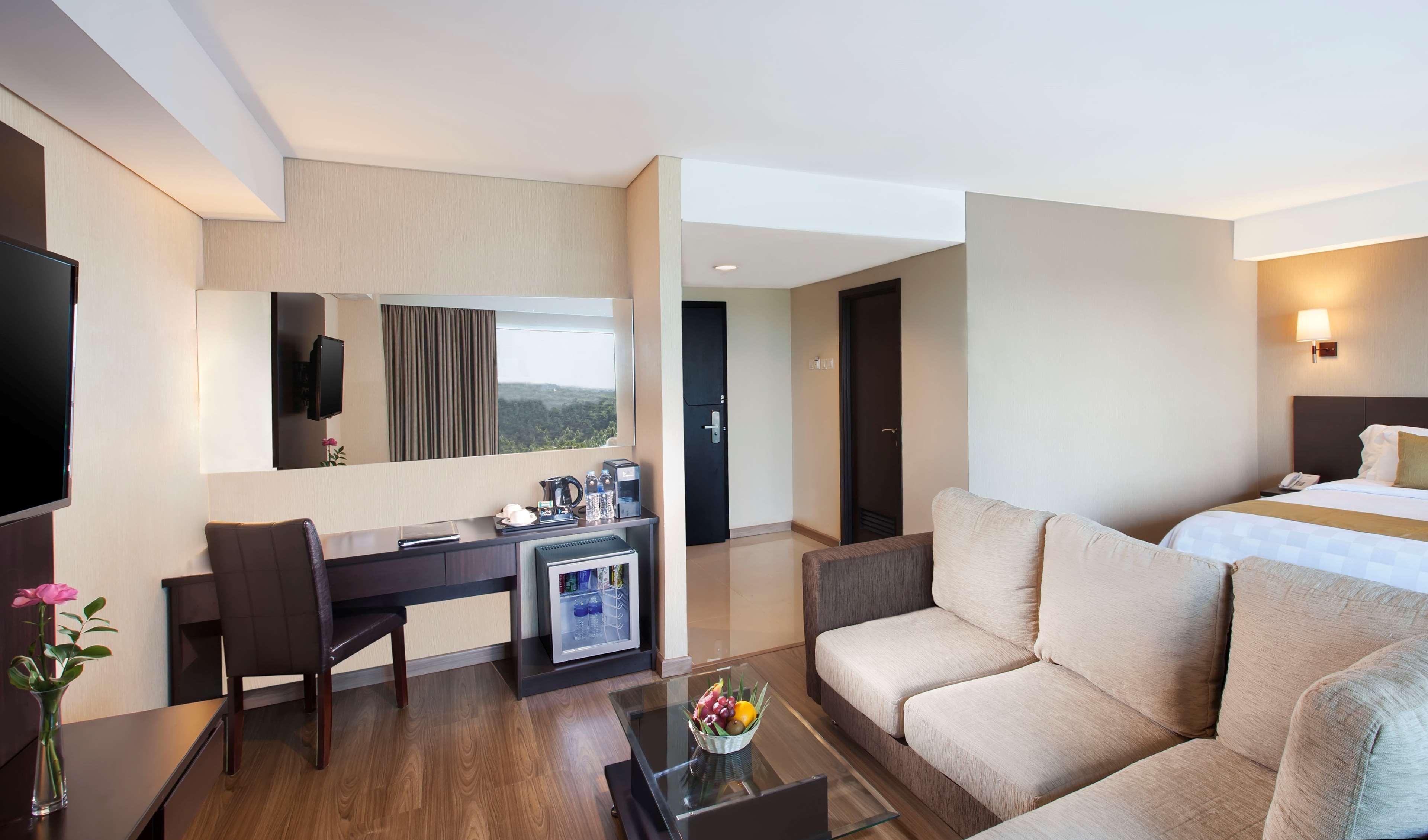 Best Western Premier The Hive Jakarta Exterior photo