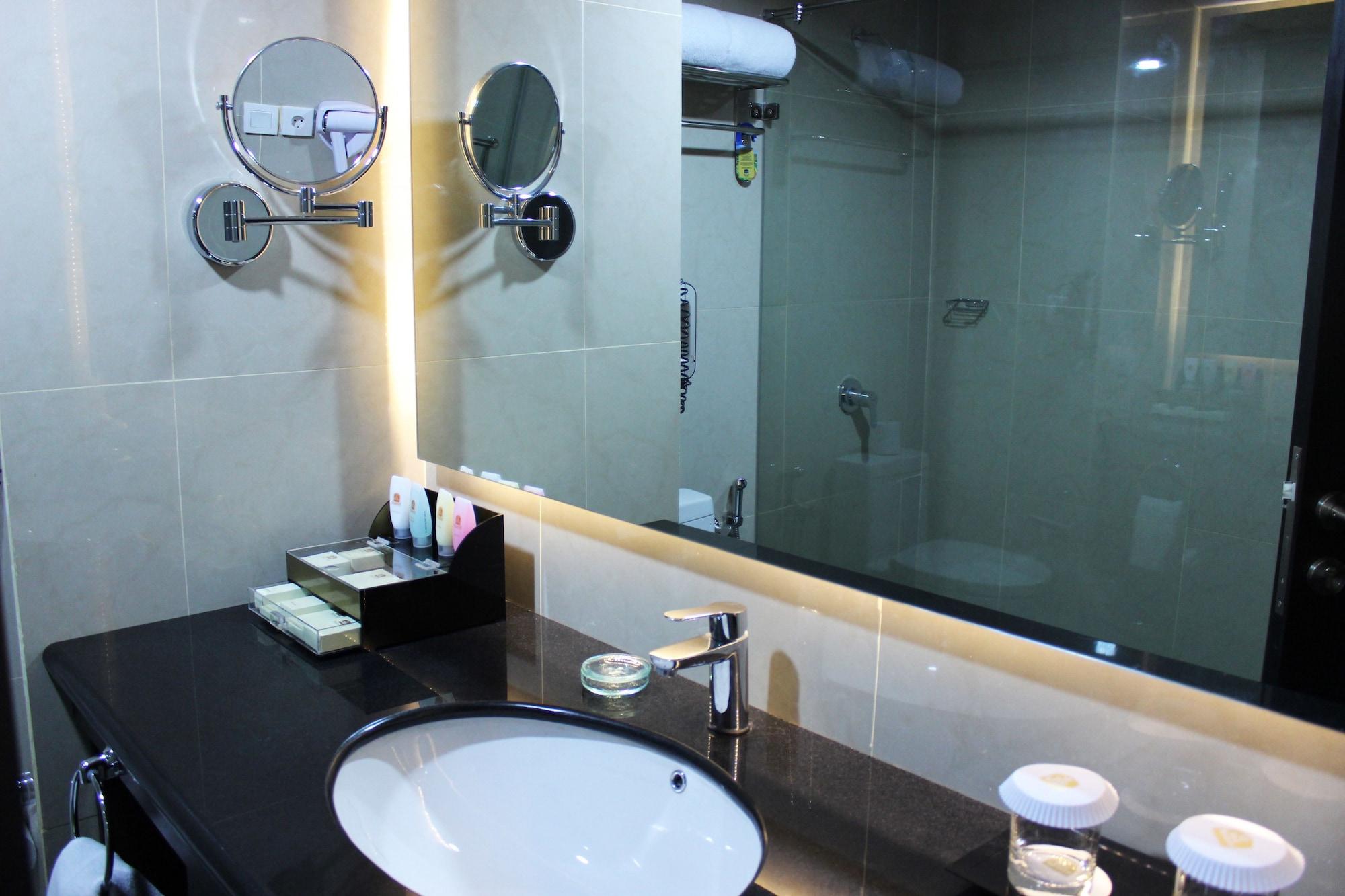 Best Western Premier The Hive Jakarta Exterior photo